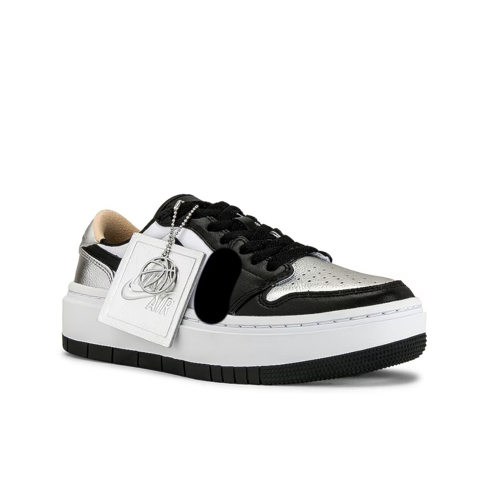 Jordan 1 elevate low in metallic/barely worn